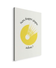 Paveikslas Badmintono kamuoliukas geltono rato fone