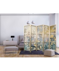 Japoniška kambario pertvara - Gobeleno raštas su pieva ir gėlėmis - pavasarinis kilimo motyvas