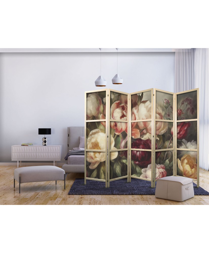 Japoniška kambario pertvara - Žydintys bijūnai - išraiškingos gėlės saulės šviesoje