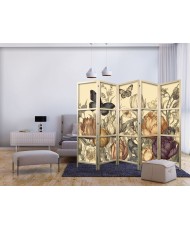 Japoniška kambario pertvara - Tulpės kreminiuose atspalviuose - gėlių ir drugelių iliustracija šviesiame fone