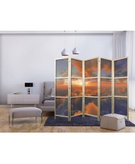 Japoniška kambario pertvara - Kai aušra glosto debesis - spalvų spektaklis rytiniame danguje